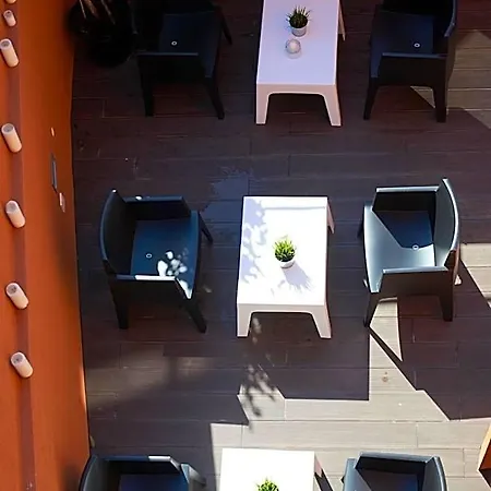 Do Mercado Otel 2*